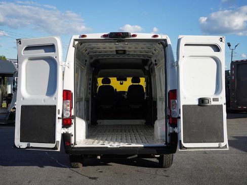 Used 2024 RAM ProMaster 2500 w/ Convenience Group FWD image 10