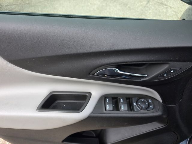 Used 2024 Chevrolet Equinox LS FWD image 17