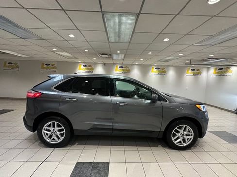 Certified 2024 Ford Edge SEL w/ Convenience Package AWD/4WD image 3