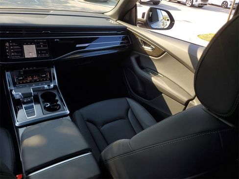 Certified 2025 Audi Q8 Premium Plus image 23