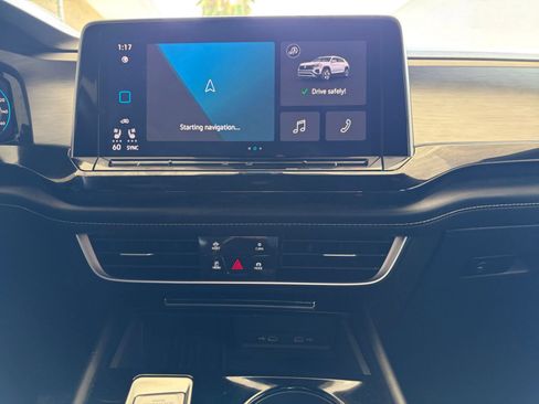 Used 2026 Volkswagen Atlas Cross Sport SE FWD image 14