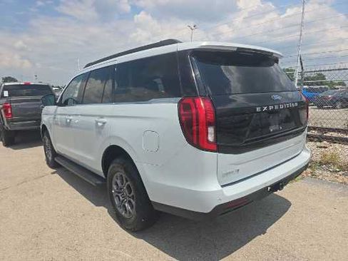 Used 2025 Ford Expedition Active RWD image 4