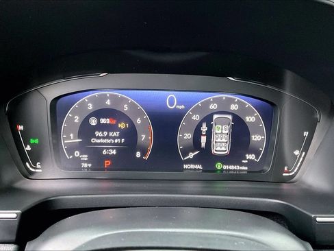 Used 2025 Honda Pilot Elite image 12