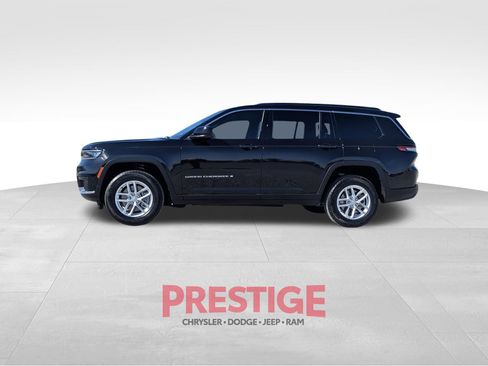 Used 2025 Jeep Grand Cherokee L Laredo RWD image 11