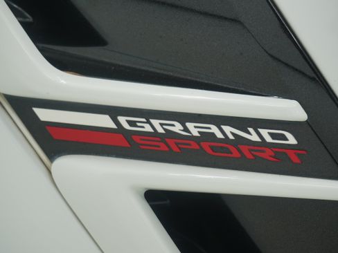 Used 2018 Chevrolet Corvette Grand Sport w/ Z07 Performance Package RWD image 8