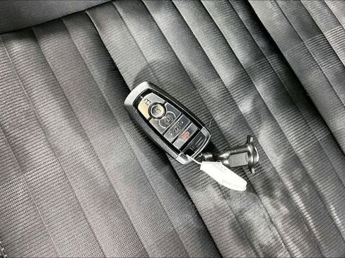 Used 2025 Ford Explorer ST-Line w/ ST-Line Street Pack image 33