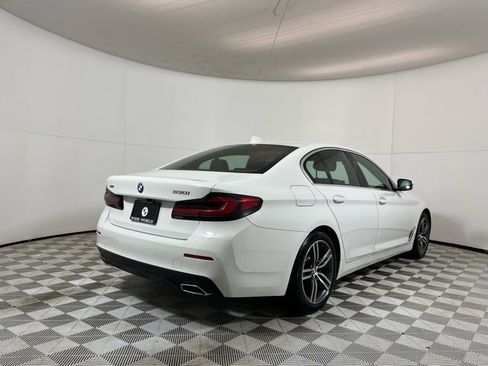 Used 2022 BMW 530i xDrive w/ Premium Package image 7