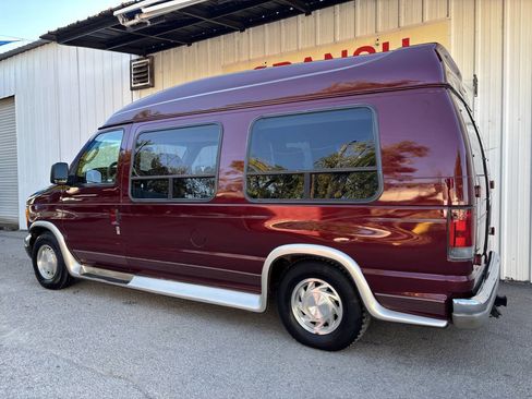 Used 2003 Ford E-150 and Econoline 150 image 6