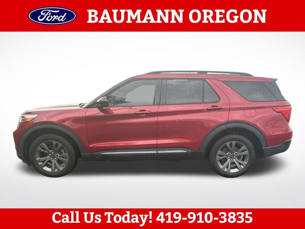 Used 2024 Ford Explorer XLT w/ Equipment Group 202A AWD/4WD image 6