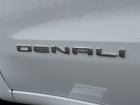 Used 2023 GMC Sierra 1500 Denali w/ Technology Package image 13