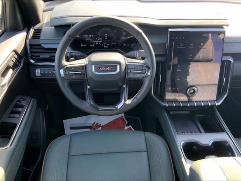 New 2026 GMC Acadia AT4 w/ Luxury Package image 14