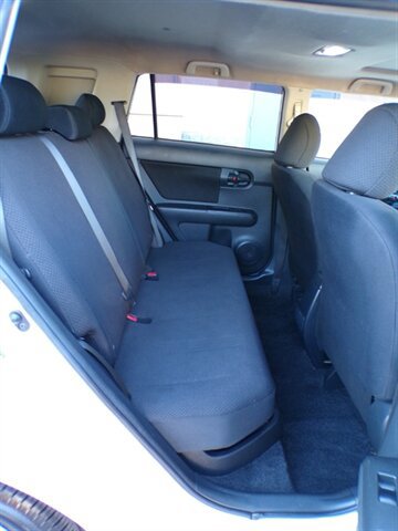 Used 2010 Scion xB FWD image 23