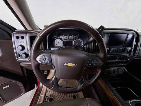 Used 2018 Chevrolet Silverado 1500 LTZ w/ LTZ Plus Package AWD/4WD image 13