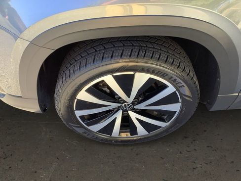 Used 2024 Volkswagen Taos SE image 10