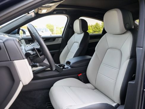 Certified 2026 Porsche Cayenne Coupe AWD/4WD image 5
