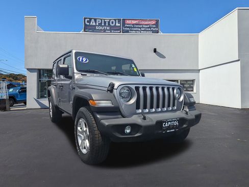 Used 2019 Jeep Wrangler Unlimited Sport S image 1