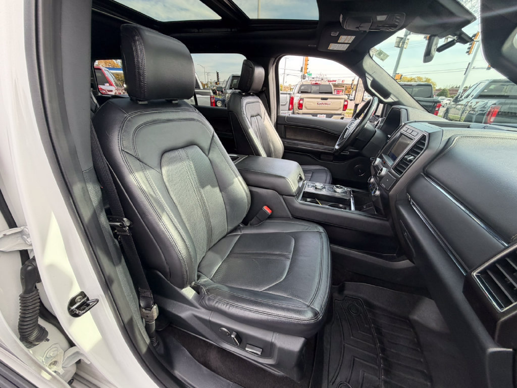 Used 2020 Ford Expedition Limited w/ Equipment Group 301A AWD/4WD image 20