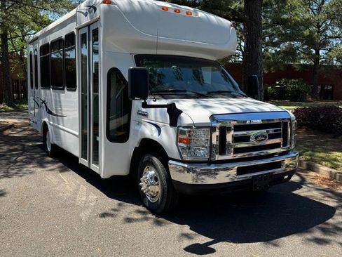 Used 2012 Ford E-350 and Econoline 350 Super Duty w/ Shuttle Bus Prep Pkg RWD image 2