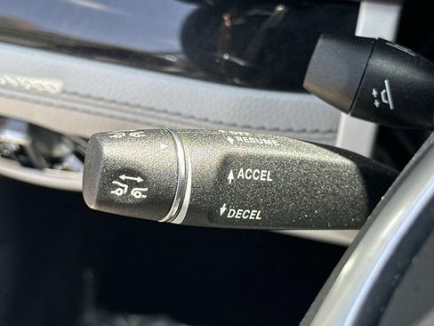 Used 2020 Mercedes-Benz SL 550 image 26