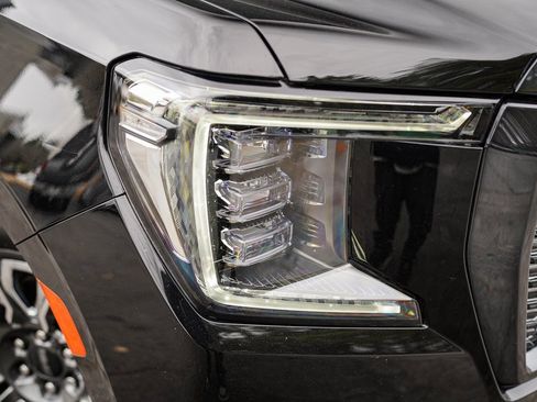 Used 2023 GMC Yukon XL Denali Ultimate image 7