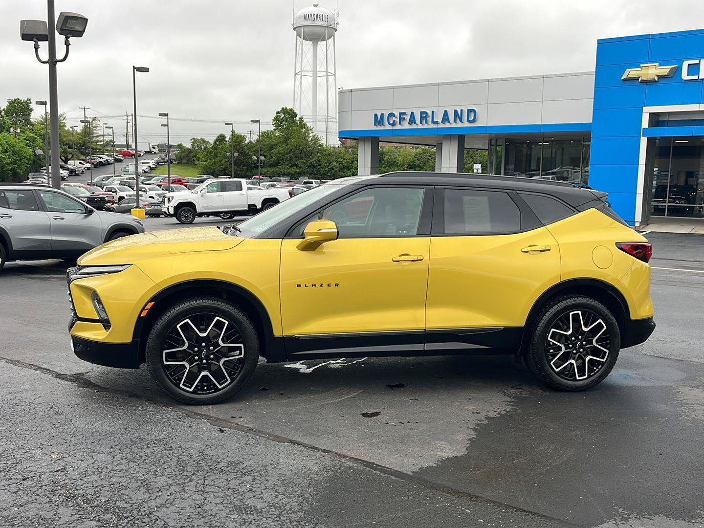 Used 2024 Chevrolet Blazer RS FWD image 2