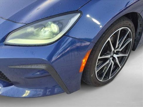 Used 2023 Toyota GR86 RWD image 10
