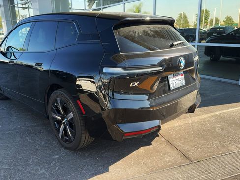 Used 2023 BMW iX xDrive50 w/ Sport Package image 5