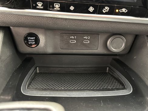 Used 2024 Nissan Rogue SV AWD/4WD image 18