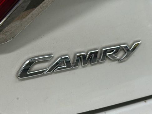 Used 2017 Toyota Camry SE image 13