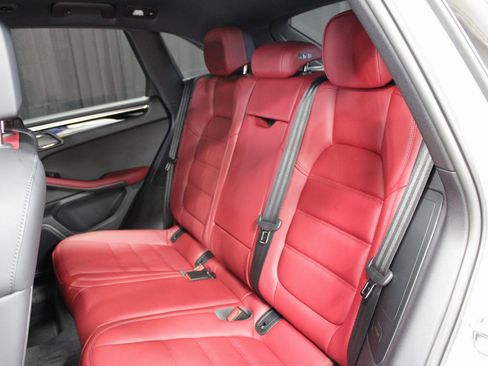 New 2026 Porsche Macan image 19