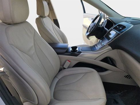 Used 2020 Lincoln Nautilus FWD w/ Equipment Group 101A image 12