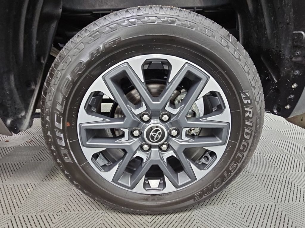 Used 2024 Toyota Tundra Limited AWD/4WD image 43