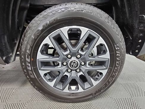 Used 2024 Toyota Tundra Limited AWD/4WD image 43