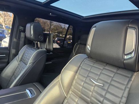 Used 2022 Cadillac Escalade Sport Platinum w/ Heavy-Duty Trailer Package image 27