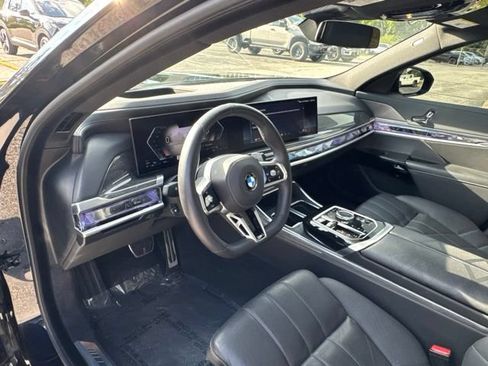 Used 2025 BMW 740i xDrive AWD/4WD image 91
