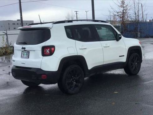 Certified 2022 Jeep Renegade Altitude w/ Convenience Group image 8
