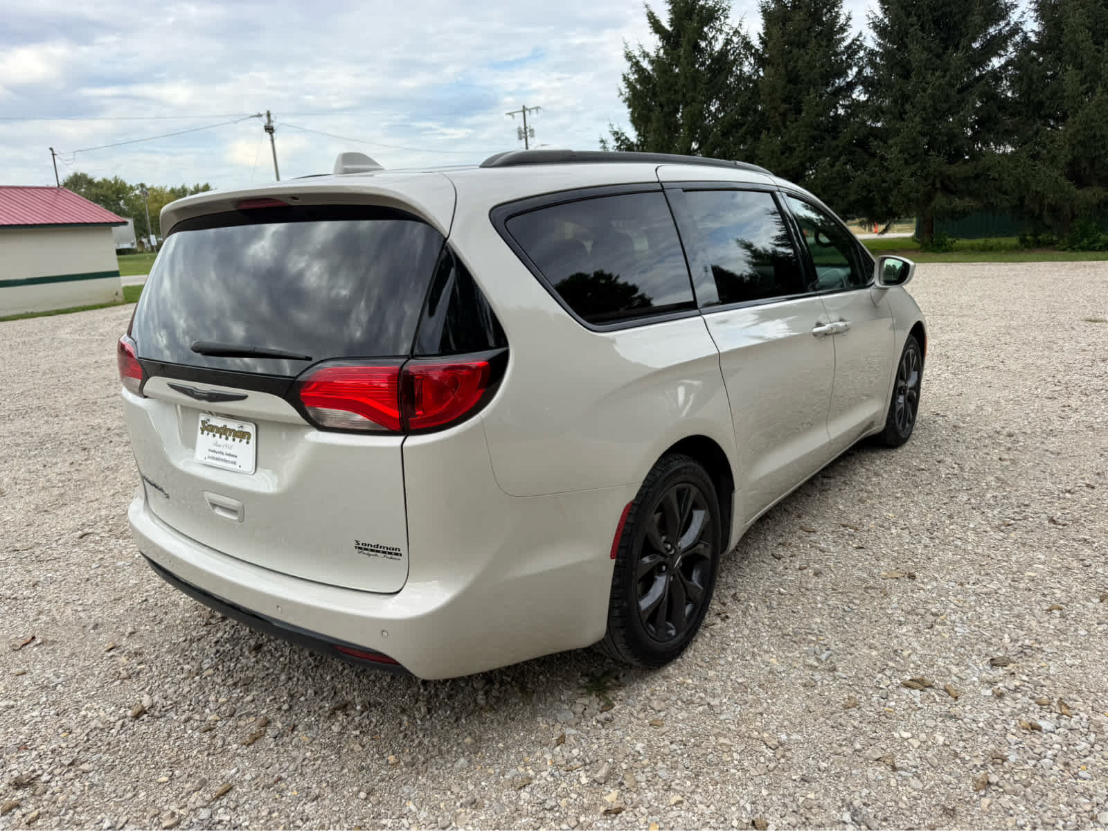 Used 2020 Chrysler Pacifica Touring-L w/ S Appearance Package FWD image 8