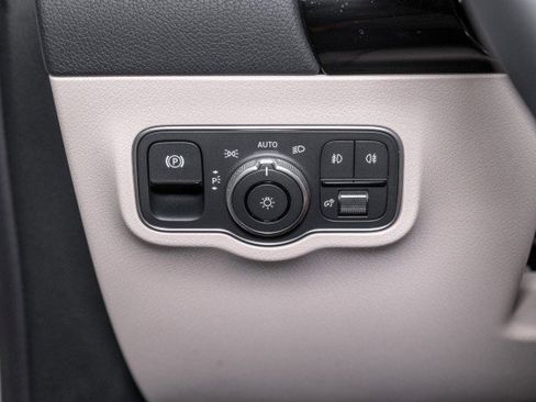 New 2025 Mercedes-Benz GLA 250 4MATIC image 18