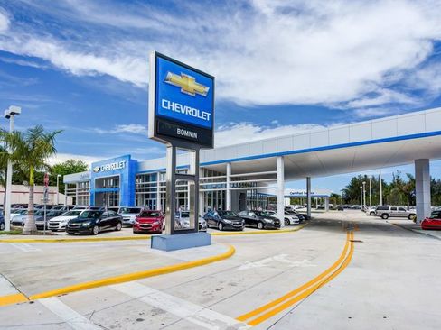 Used 2023 Chevrolet Traverse LS FWD image 26