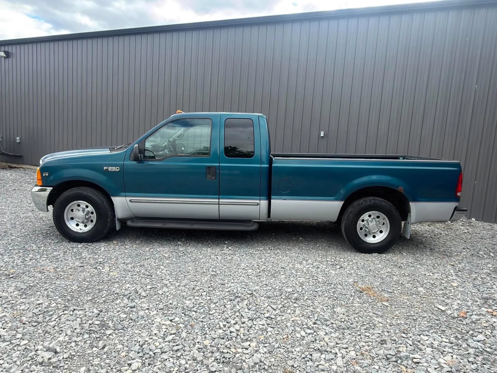 Used 2000 Ford F250 2WD SuperCab Super Duty image 8