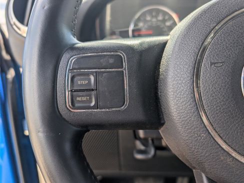 Used 2015 Jeep Wrangler Unlimited Sahara image 21