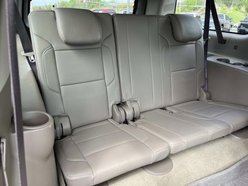 Used 2017 Chevrolet Suburban Premier AWD/4WD image 22