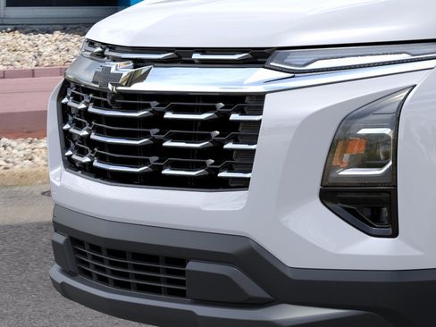 New 2026 Chevrolet Equinox LT w/ Convenience Package II FWD image 13