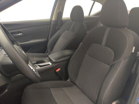 Used 2025 Nissan Sentra SV FWD image 17