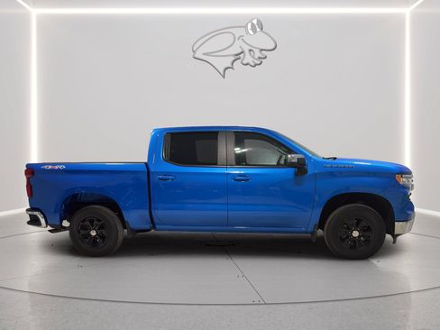 Used 2025 Chevrolet Silverado 1500 LT AWD/4WD image 6