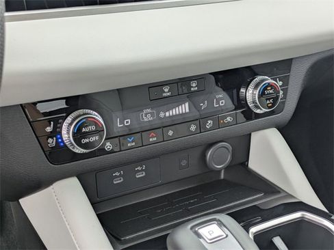 New 2025 Mitsubishi Outlander SEL image 23