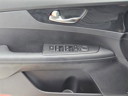 Used 2023 Kia Forte GT-Line w/ GT-Line Premium Package image 17