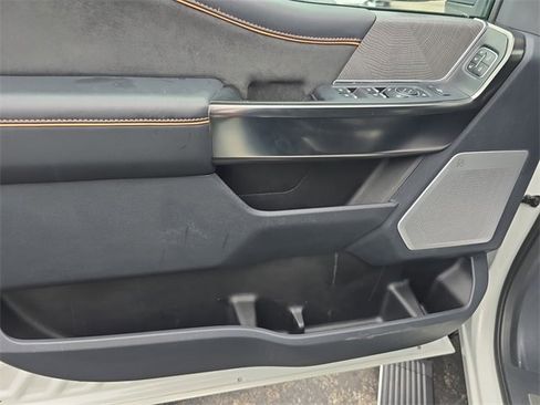 Used 2024 Ford F250 Platinum w/ FX4 Off-Road Package image 14