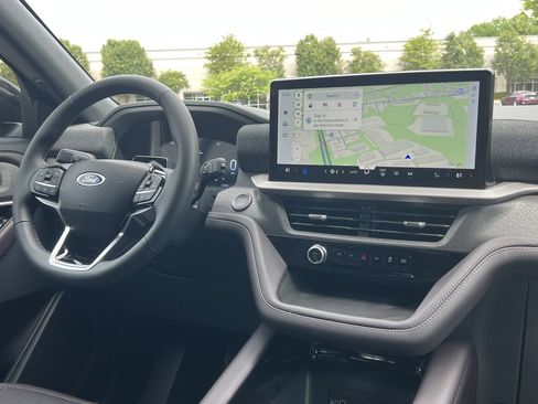 New 2026 Ford Explorer Platinum RWD image 3