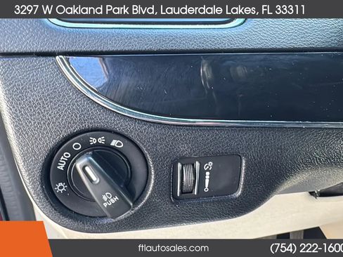 Used 2018 Dodge Grand Caravan SXT FWD image 44